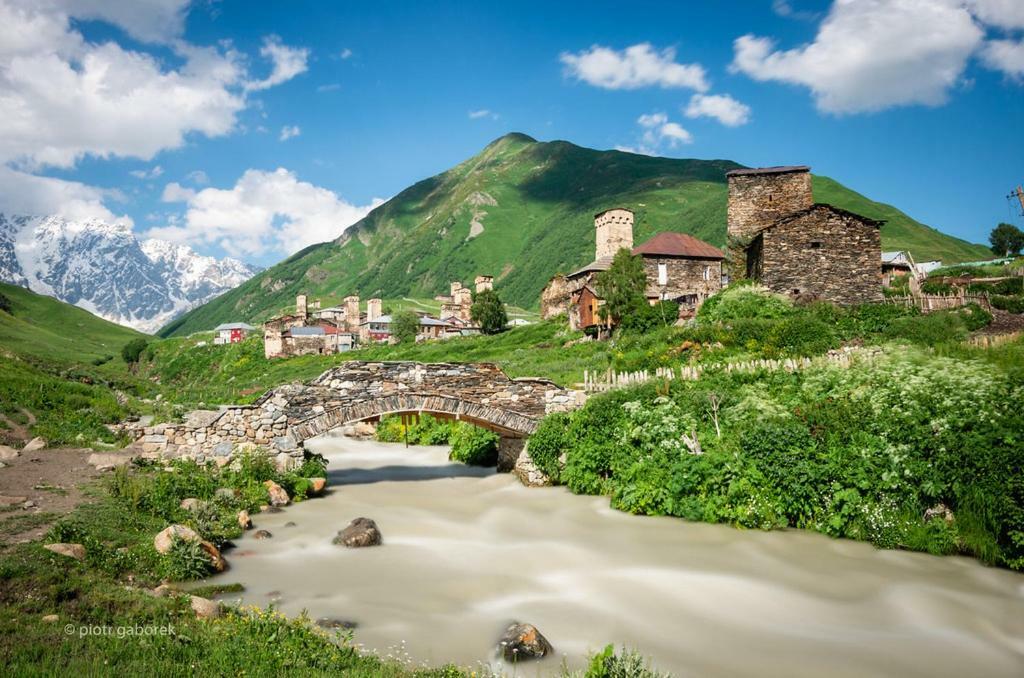 Guesthouse Lika Ushguli Exterior photo